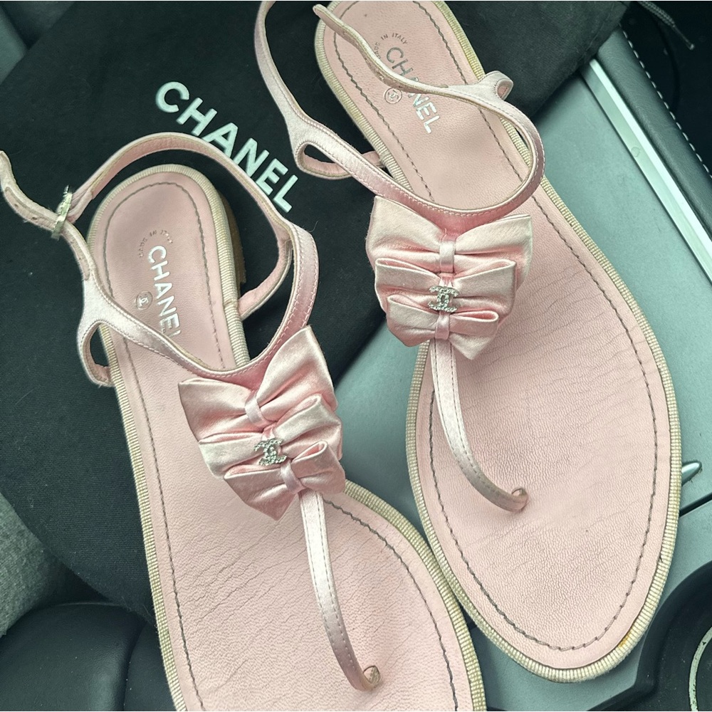 Used Authentic Chanel Pink Satin Bow Ballet Flats with Crystal CC Chanel logo